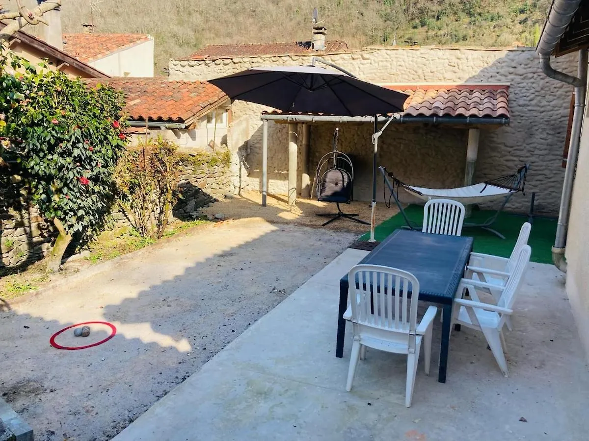 בית נופש Gite Centre Village Burlats