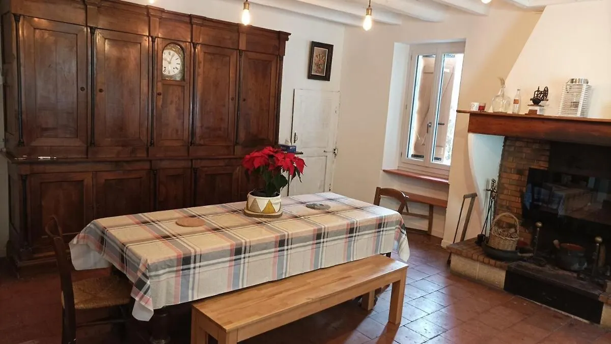 Gite Centre Village Burlats בית נופש